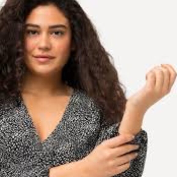 N28 Sexy Plunging Neckline classic black & white Blouson sleeve Reitman's Sz 1X - Picture 4 of 10